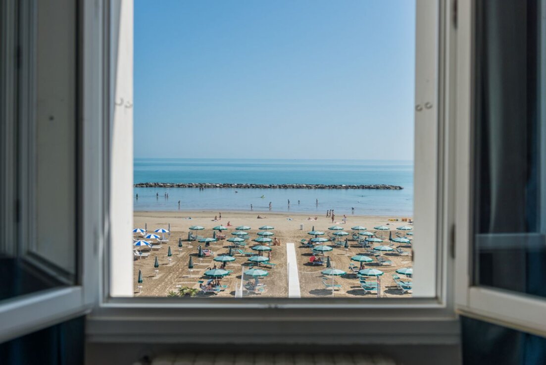 moderno bilocale • vista mare mozzafiato! • b203.jpeg